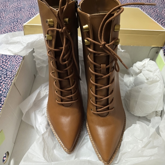 Michael Michael Kors Kyle Lace Up Platform Bootie NIB - Picture 2 of 6